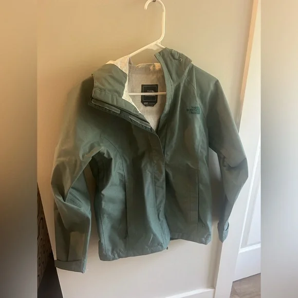 The North Face Women's Green Rain Jacket - Picture 1 of 1